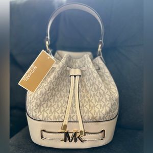 Michael Kors Bucket